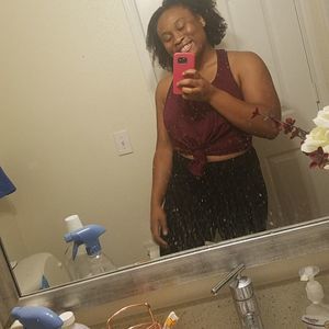 Meet your Posher, Ify